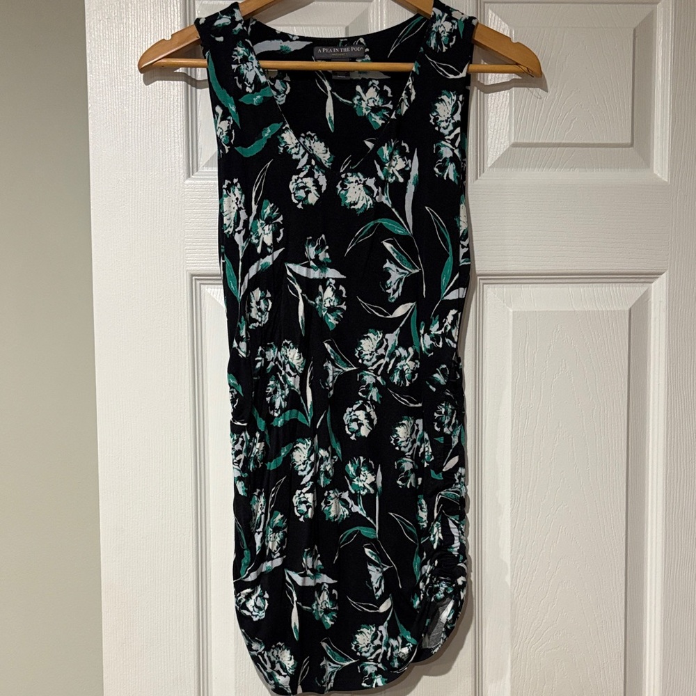 A Pea in the Pod Black and Green Floral Tank Top